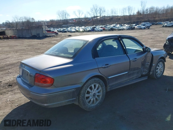 2005 Hyundai Sonata GLS with VIN KMHWF35H35A119750, listed as a IAAI auction lot 41687575 with 146,419 mi miles. Bid and sale history available at carsss.com. Image 4.