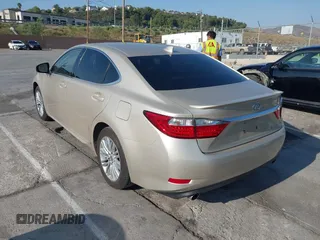 2015 Lexus ES 330 with VIN JTHBK1GGXF2172642, listed as a IAAI auction lot 42433367 with 77,749 mi miles and . Bid and sale history available at DreamBid. Image 3.