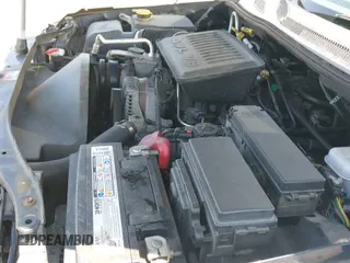 2006 Jeep Commander с VIN 1J8HG48NX6C124394, выставлен на аукционе IAAI как лот 42489821 с пробегом 199 759 миль миль и . История ставок и продаж доступна на DreamBid. Изображение 20.