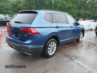 2018 Volkswagen Tiguan SEL with VIN 3VV2B7AX4JM019965, listed as a IAAI auction lot 42395783 with 107,822 mi miles and . Bid and sale history available at DreamBid. Image 4.