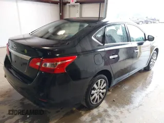 2018 Nissan Sentra S z VIN 3N1AB7AP8JY336041, wystawiony jako IAAI lot #42341452 z przebiegiem 101 317 mil mil oraz . Historia ofert i sprzedaży dostępna na DreamBid. Obrazek 4.