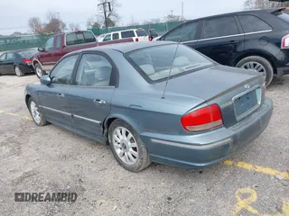 2005 Hyundai Sonata GLS with VIN KMHWF35H35A096177, listed as a IAAI auction lot 41693685 with 206,946 mi miles. Bid and sale history available at carsss.com. Image 3.