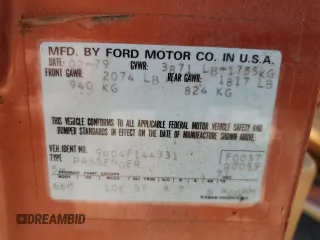 1979 Ford Mustang z VIN 9R04F144331, wystawiony jako Copart lot #76079874 z przebiegiem 87 971 mil mil oraz Czysty tytuł • Clean title. Historia ofert i sprzedaży dostępna na DreamBid. Obrazek 13.