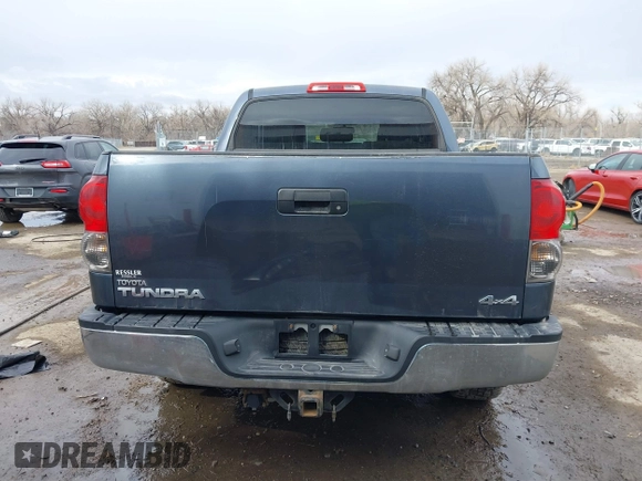 2008 Toyota Tundra z VIN 5TFDV54198X077455, wystawiony jako IAAI lot #41668660 z przebiegiem 164 008 mil mil oraz . Historia ofert i sprzedaży dostępna na DreamBid. Obrazek 16.