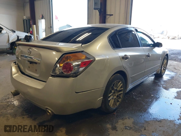 2008 Nissan Altima 2.5 with VIN 1N4AL21E88N538435, listed as a IAAI auction lot 41691649 with 230,967 mi miles. Bid and sale history available at carsss.com. Image 4.