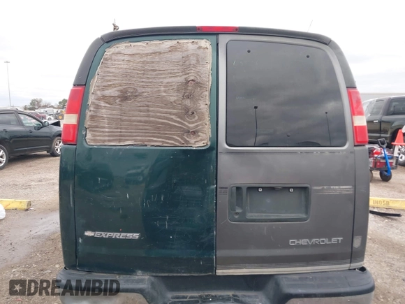 2004 Chevrolet Express Cargo Van with VIN 1GCGG25U541120927, listed as a IAAI auction lot 41279971 with 181,985 mi miles. Bid and sale history available at carsss.com. Image 16.