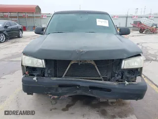 2005 Chevrolet Silverado 1500 Work Truck with VIN 1GCEC14X35Z189059, listed as a IAAI auction lot 41624369 with 201,053 mi miles. Bid and sale history available at carsss.com. Image 13.
