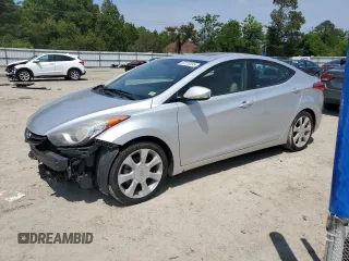 2013 Hyundai Elantra GLS z VIN KMHDH4AE1DU607918, wystawiony jako Copart lot #57078595 z przebiegiem 262 116 mil mil oraz Czysty tytuł • Clean title. Historia ofert i sprzedaży dostępna na DreamBid. Obrazek 1.