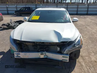 2019 Nissan Altima 2.5 SV with VIN 1N4BL4DV0KC116402, listed as a IAAI auction lot 41772384 with 80,240 mi miles. Bid and sale history available at carsss.com. Image 12.