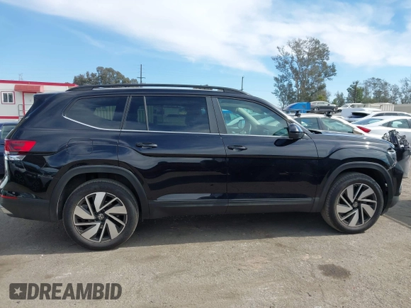 2024 Volkswagen Atlas SE z VIN 1V2JR2CAXRC512272, wystawiony jako IAAI lot #41642077 z przebiegiem 13 583 mil mil oraz . Historia ofert i sprzedaży dostępna na DreamBid. Obrazek 13.