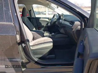 2022 Ford Escape SE z VIN 1FMCU9G6XNUB30881, wystawiony jako IAAI lot #41750512 z przebiegiem 88 681 mil mil oraz . Historia ofert i sprzedaży dostępna na DreamBid. Obrazek 5.