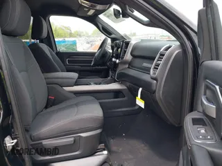 2024 Ram 2500 Big Horn с VIN 3C6UR5DL5RG205340, выставлен на аукционе IAAI как лот 39291590 с пробегом 15 миль миль и . История ставок и продаж доступна на DreamBid. Изображение 5.
