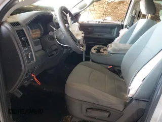 2013 Ram 1500 Tradesman z VIN 1C6RR6FG3DS542313, wystawiony jako Copart lot #59354635 z przebiegiem Nie podano mil oraz Szkoda całkowita • Salvage title. Historia ofert i sprzedaży dostępna na DreamBid. Obrazek 7.