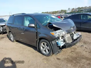 2017 Toyota Sienna LE Auto Access Seat with VIN 5TDKZ3DCXHS888544, listed as a IAAI auction lot 42015252 with 76,378 mi miles. Bid and sale history available at carsss.com. Image 1.