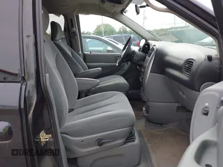 2005 Chrysler Town & Country Touring with VIN 2C4GP54L45R277761, listed as a IAAI auction lot 42144191 with 140,864 mi miles and . Bid and sale history available at DreamBid. Image 5.