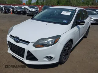 2013 Ford Focus SE with VIN 1FADP3K29DL182434, listed as a IAAI auction lot 42138008 with 103,072 mi miles. Bid and sale history available at carsss.com. Image 6.