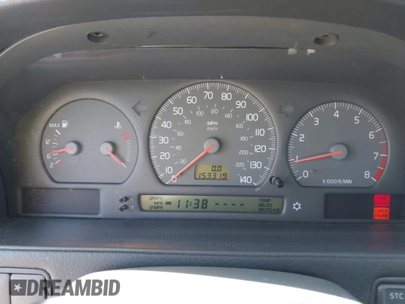 2000 Volvo S70 z VIN YV1LS56D4Y2651849, wystawiony jako IAAI lot #42246127 z przebiegiem 153 319 mil mil oraz . Historia ofert i sprzedaży dostępna na DreamBid. Obrazek 7.