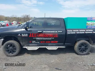 2013 Ram 2500 Big Horn z VIN 3C6UR5DL9DG549987, wystawiony jako IAAI lot #41910701 z przebiegiem 217 477 mil mil oraz . Historia ofert i sprzedaży dostępna na DreamBid. Obrazek 14.