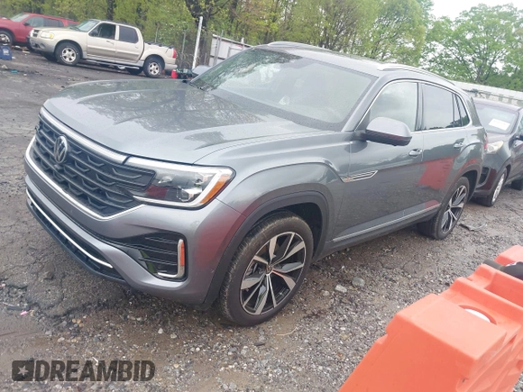 2024 Volkswagen Atlas SEL Premium R-Line with VIN 1V2FE2CA0RC253583, listed as a IAAI auction lot 41951435 with 4,668 mi miles and . Bid and sale history available at DreamBid. Image 17.
