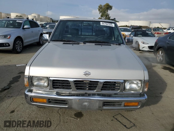 1996 Nissan Frontier XE z VIN 1N6SD11S1TC389671, wystawiony jako Copart lot #44762335 z przebiegiem 207 938 mil mil oraz Szkoda całkowita • Salvage title. Historia ofert i sprzedaży dostępna na DreamBid. Obrazek 5.