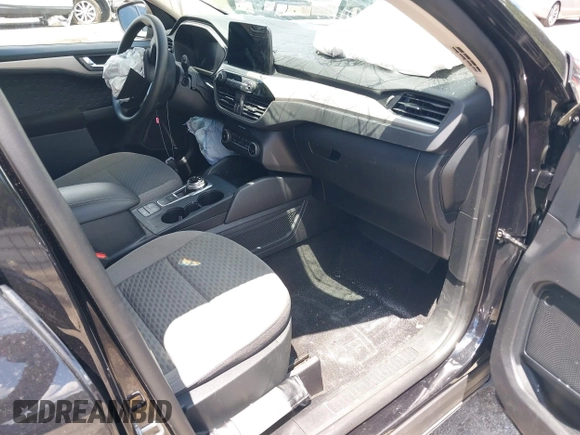 2020 Ford Escape SE z VIN 1FMCU0G65LUA92260, wystawiony jako IAAI lot #42244569 z przebiegiem 49 802 mil mil oraz . Historia ofert i sprzedaży dostępna na DreamBid. Obrazek 5.