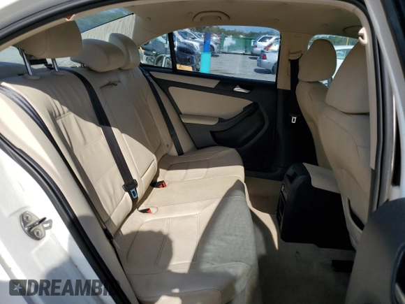 2011 Volkswagen Jetta SE with VIN 3VWDX7AJ3BM304305, listed as a Copart auction lot 58448385 with 178,638 mi miles and Salvage title. Bid and sale history available at DreamBid. Image 10.