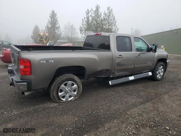2013 Chevrolet Silverado 2500HD LTZ with VIN 1GC1KYE80DF118841, listed as a Copart auction lot 87957405 with 149,615 mi miles and Salvage Title. Bid and sale history available at carsss.com. Image 3.