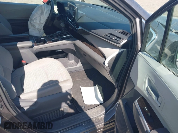 2021 Toyota Sienna LE z VIN 5TDKSKFCXMS031520, wystawiony jako IAAI lot #42080878 z przebiegiem 66 336 mil mil oraz . Historia ofert i sprzedaży dostępna na DreamBid. Obrazek 5.