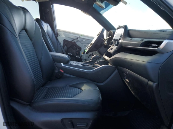 2022 Toyota Highlander XSE with VIN 5TDLZRAH7NS133662, listed as a Copart auction lot 85827124 with 82,047 mi miles and Salvage Title. Bid and sale history available at carsss.com. Image 7.