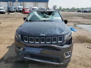 2019 Jeep Compass Limited z VIN 3C4NJDCB0KT647592, wystawiony jako Copart lot #64810305 z przebiegiem 68 518 mil mil oraz Czysty tytuł • Clean title. Historia ofert i sprzedaży dostępna na DreamBid. Obrazek 5.