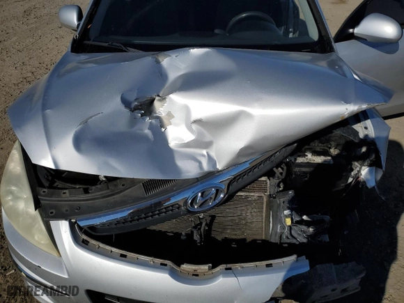 2011 Hyundai Elantra Touring SE with VIN KMHDC8AE7BU117681, listed as a Copart auction lot 83182044 with 203,615 mi miles and Salvage Title. Bid and sale history available at carsss.com. Image 12.
