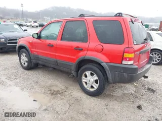 2002 Ford Escape XLT Choice with VIN 1FMYU04152KC40559, listed as a IAAI auction lot 41497098 with 200,986 mi miles. Bid and sale history available at carsss.com. Image 3.