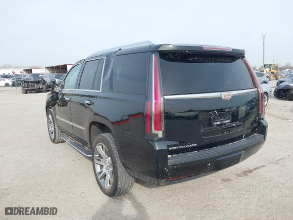 2019 Cadillac Escalade Luxury with VIN 1GYS3BKJ3KR254991, listed as a IAAI auction lot 41728759 with 65,267 mi miles. Bid and sale history available at carsss.com. Image 3.