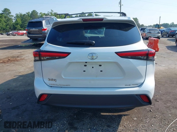 2022 Toyota Highlander XLE with VIN 5TDHZRBH6NS172134, listed as a IAAI auction lot 42656687 with 39,856 mi miles and . Bid and sale history available at DreamBid. Image 17.