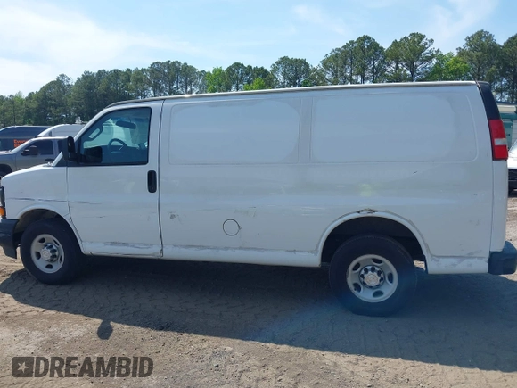2017 Chevrolet Express Cargo Van with VIN 1GCWGAFF2H1133906, listed as a IAAI auction lot 42037388 with 218,601 mi miles. Bid and sale history available at carsss.com. Image 14.