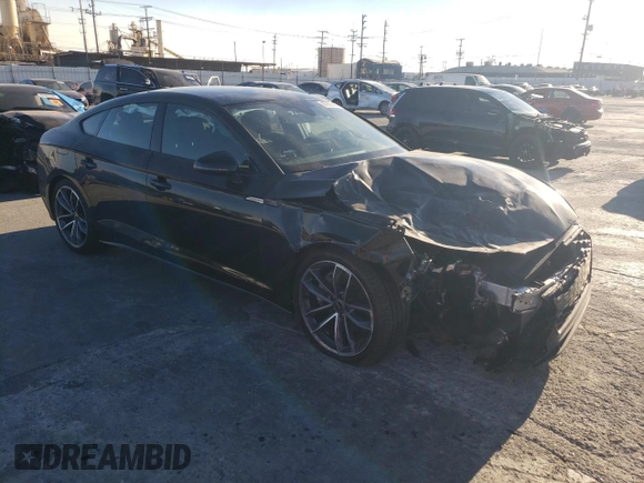 2024 Audi A5 Sportback S line Premium z VIN WAUDACF50RA092458, wystawiony jako Copart lot #87967485 z przebiegiem 4 564 mil mil oraz Szkoda całkowita • Salvage title. Historia ofert i sprzedaży dostępna na DreamBid. Obrazek 4.