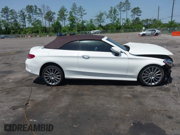 2018 Mercedes-Benz C 300 with VIN WDDWK4KB4JF618940, listed as a IAAI auction lot 42264717 with 77,963 mi miles and . Bid and sale history available at DreamBid. Image 13.