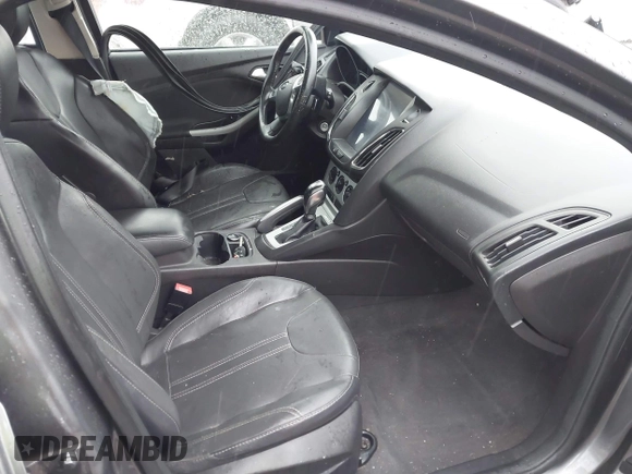 2013 Ford Focus SE with VIN 1FADP3K25DL186285, listed as a IAAI auction lot 41729017 with 188,853 mi miles. Bid and sale history available at carsss.com. Image 5.
