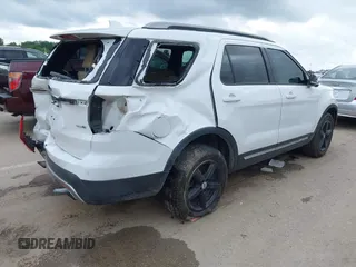 2017 Ford Explorer XLT z VIN 1FM5K8DH8HGC24324, wystawiony jako IAAI lot #42513961 z przebiegiem 119 697 mil mil oraz . Historia ofert i sprzedaży dostępna na DreamBid. Obrazek 4.