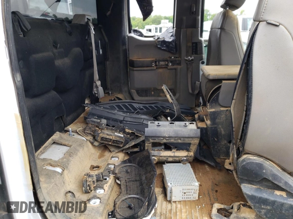 2017 Ford F-250 XLT z VIN 1FT7X2A62HEE92201, wystawiony jako Copart lot #59162775 z przebiegiem Nie podano mil oraz Szkoda całkowita • Salvage title. Historia ofert i sprzedaży dostępna na DreamBid. Obrazek 10.