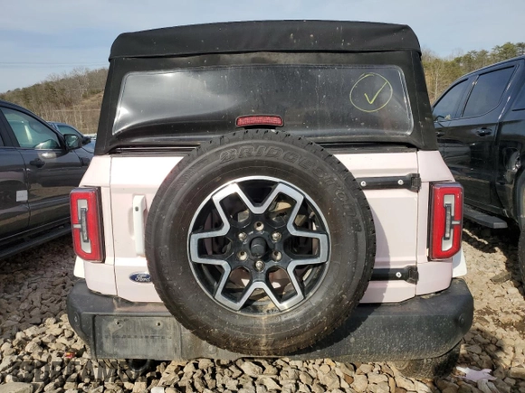 2022 Ford Bronco with VIN 1FMDE5BH3NLB86332, listed as a Copart auction lot 46548915 with 0 mi miles and Salvage Title. Bid and sale history available at carsss.com. Image 6.