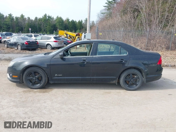 2010 Ford Fusion Hybrid with VIN 3FADP0L35AR168002, listed as a IAAI auction lot 42090134 with 147,831 mi miles. Bid and sale history available at carsss.com. Image 12.