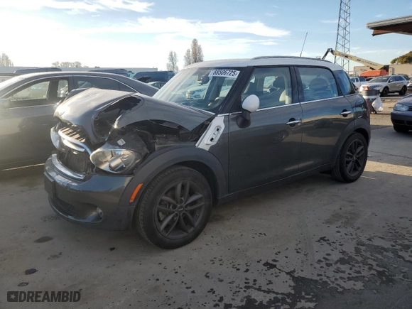 2013 MINI Cooper Countryman with VIN WMWZB3C55DWM08553, listed as a Copart auction lot 88506725 with 101,317 mi miles and Salvage Title. Bid and sale history available at carsss.com. Image 1.