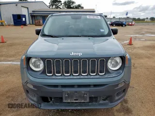 2017 Jeep Renegade Sport with VIN ZACCJAAB3HPG17236, listed as a Copart auction lot 60758135 with 123,000 mi miles and Salvage title. Bid and sale history available at DreamBid. Image 5.