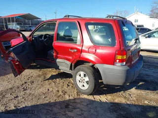 2007 Ford Escape XLS with VIN 1FMYU02Z87KA40260, listed as a IAAI auction lot 41588287 with 188,144 mi miles. Bid and sale history available at carsss.com. Image 3.