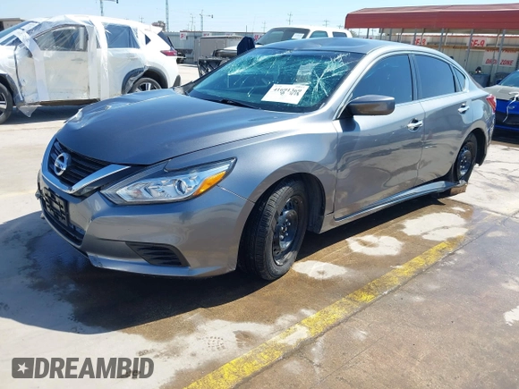2018 Nissan Altima 2.5 SR with VIN 1N4AL3AP4JC117501, listed as a IAAI auction lot 41691369 with 92,136 mi miles. Bid and sale history available at carsss.com. Image 2.
