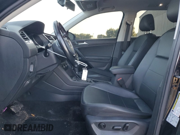 2018 Volkswagen Tiguan SEL с VIN 3VV2B7AX1JM066581, выставлен на аукционе Copart как лот 60535175 с пробегом 57 809 миль миль и Списание • Salvage title. История ставок и продаж доступна на DreamBid. Изображение 7.