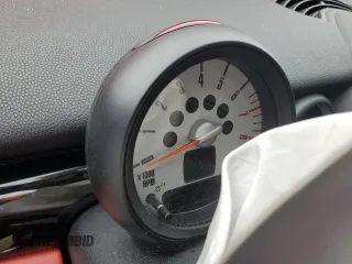 2014 MINI Coupe S z VIN WMWSX3C59ET409176, wystawiony jako Copart lot #72736864 z przebiegiem Nie podano mil oraz Szkody całkowita. Historia ofert i sprzedaży dostępna na DreamBid. Obrazek 9.