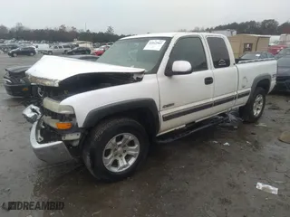 2000 Chevrolet Silverado 1500 LS with VIN 1GCEK19T4YE390960, listed as a IAAI auction lot 41043965 with 277,625 mi miles. Bid and sale history available at carsss.com. Image 18.