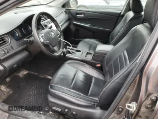 2015 Toyota Camry LE z VIN 4T1BD1FKXFU152666, wystawiony jako Copart lot #54879515 z przebiegiem 315 836 mil mil oraz Czysty tytuł • Clean title. Historia ofert i sprzedaży dostępna na DreamBid. Obrazek 7.